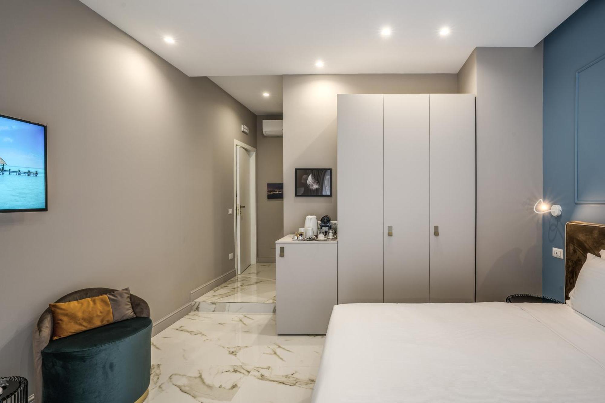 The Oasis Hotel Наполи Екстериор снимка