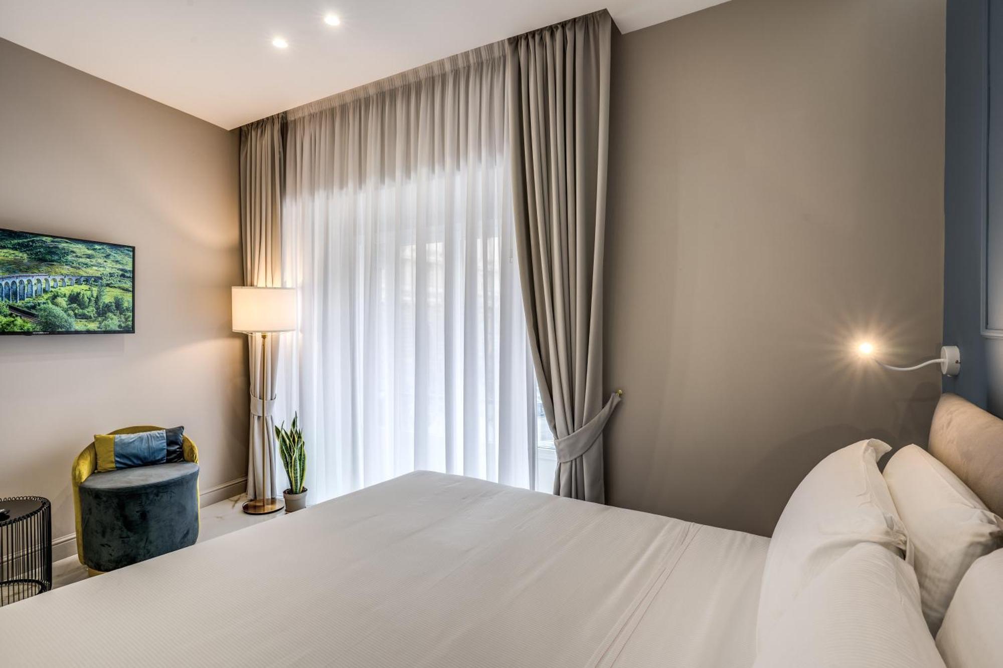 The Oasis Hotel Наполи Екстериор снимка